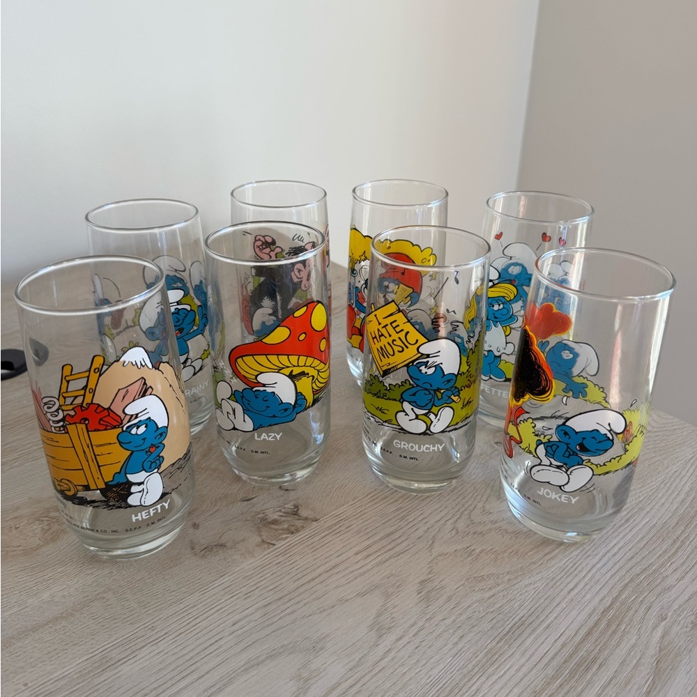 PEYO VINTAGE 1982 SMURF CHARACTER COLLECTIBLE DRINKING GLASSES